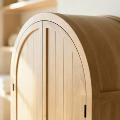 Armoire arrondie en bois d'orme Alicia