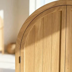 Armoire arrondie en bois d'orme Alicia