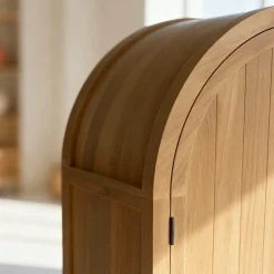 Armoire arrondie en bois d'orme Alicia