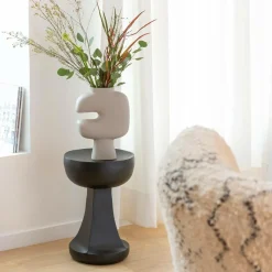 Bout de canapé noir Marguerite