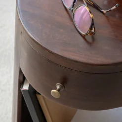 Bout de canapé rond en bois de manguier Isao