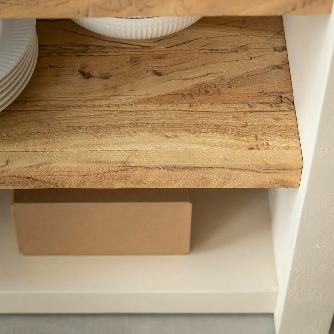 Buffet 2 portes avec étagères en bois effet béton et bois recyclé Dalva