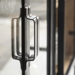 Buffet vitrine en métal Achille