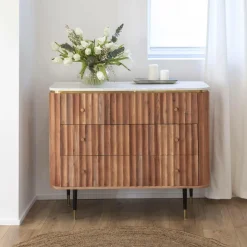 Commode en bois d'acacia et marbre blanc Judith