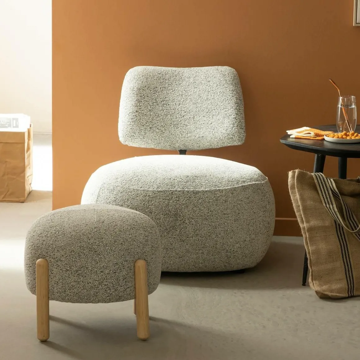 Petit tabouret en tissu bouclette gris Nério