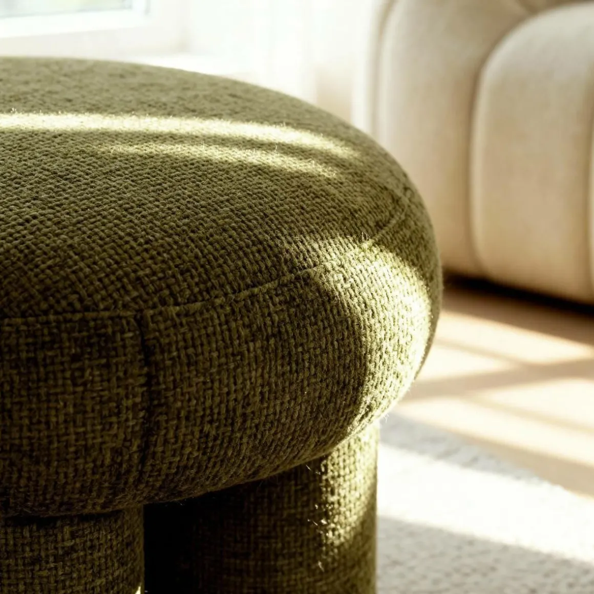 Petit tabouret en tissu kaki Toby