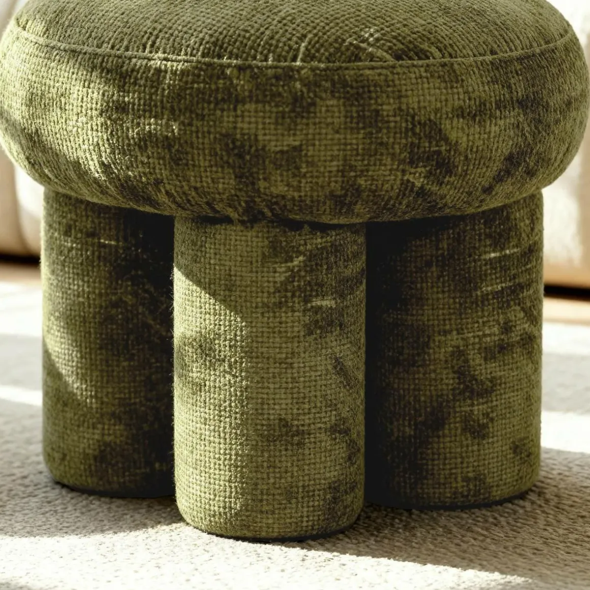 Petit tabouret en tissu kaki Toby