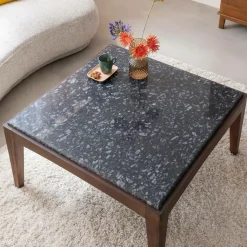 Table basse carrée en bois de manguier et marbre noir Ilithe