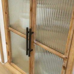 Vitrine en bois de sapin et verre strié 2 portes Nicole